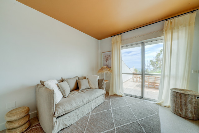 Projet M&aacute;laga coastal-living-room