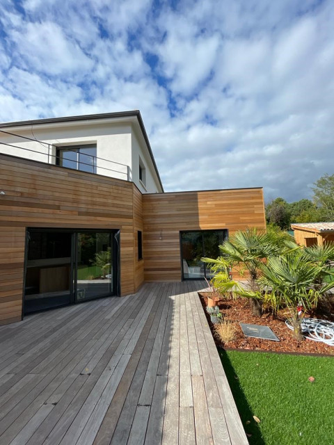Construction Maison avec Piscine contemporary-deck