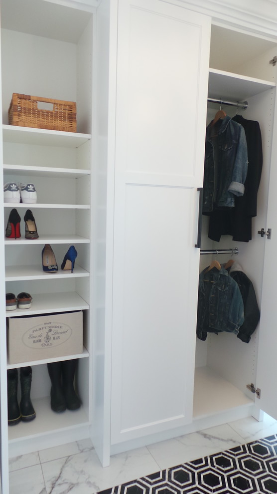 Inspiration for a transitional entryway remodel in Toronto