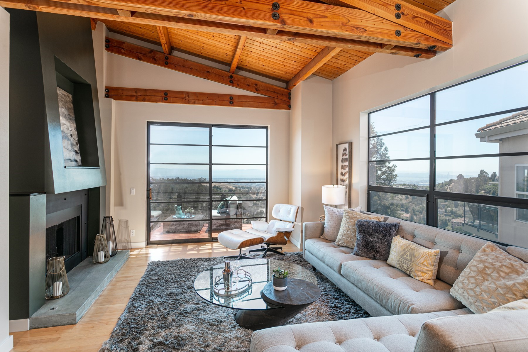 Oakland Stunner with Views