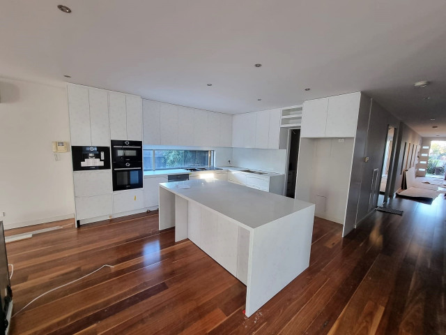 Kitchen - Mentone modern-kitchen