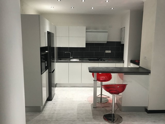 Foto di una cucina contemporanea