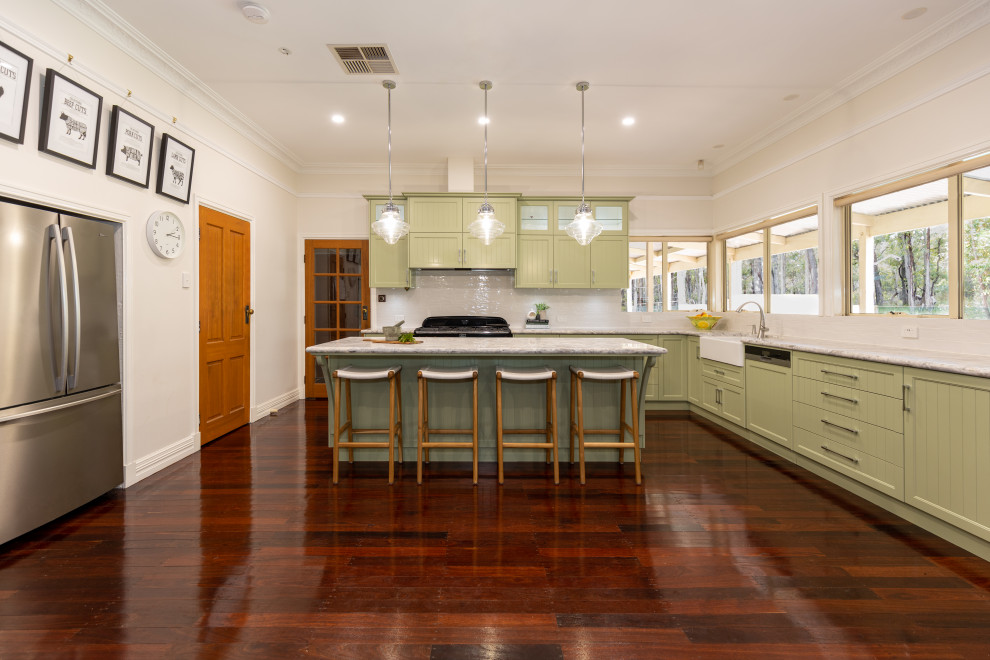 Kitchen - large country l-shaped kitchen idea in Perth with an island