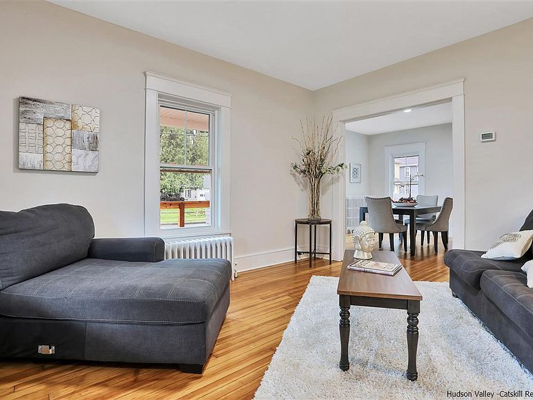 Uptown Kingston 7 Vacant Staging