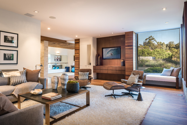 Ravoli Drive Residence contemporary-living-room