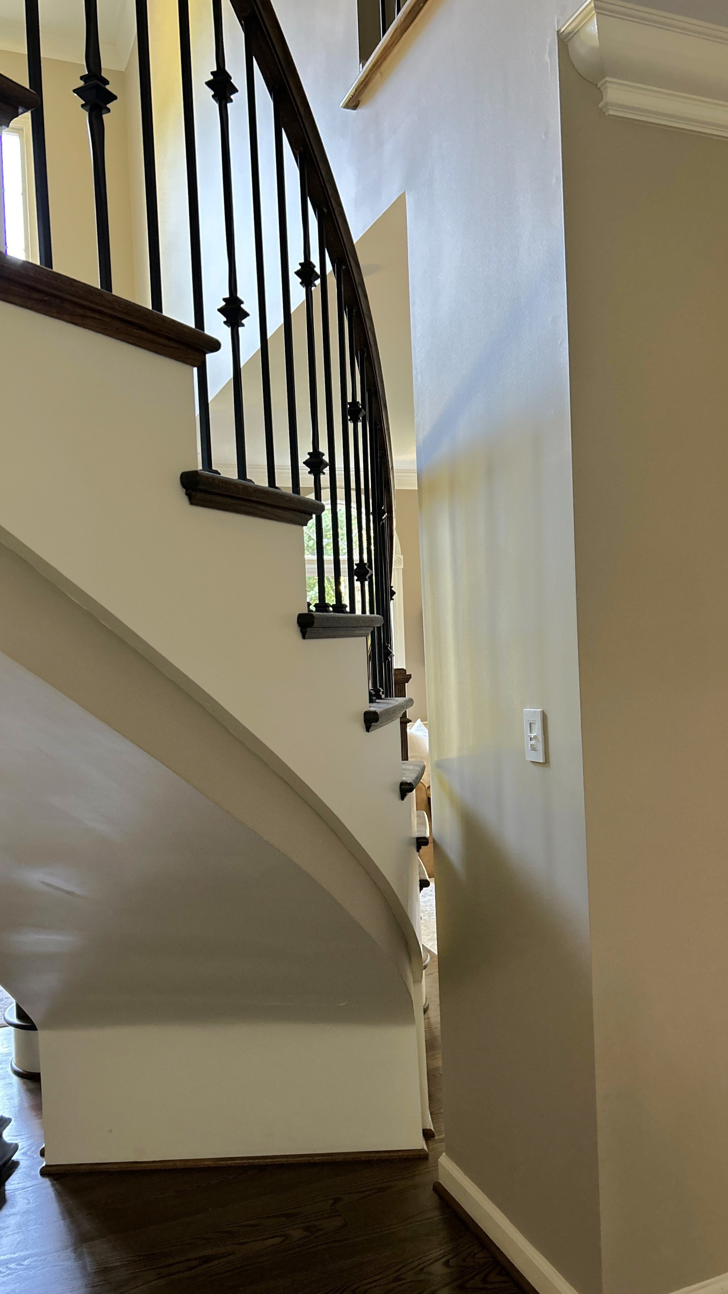 Project #157 | Traditional Curved Foyer Staircase