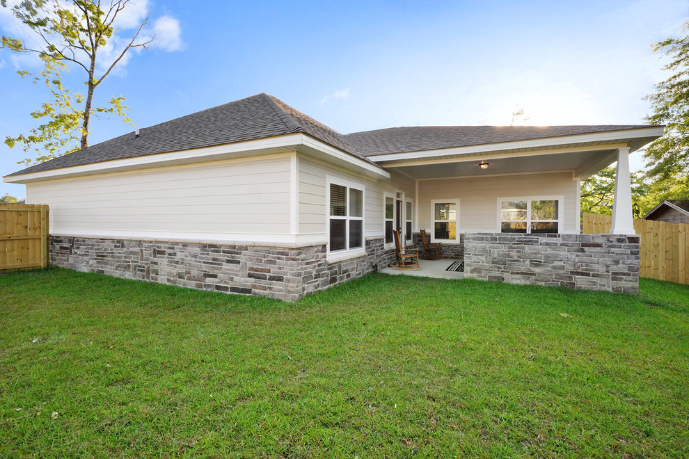 Craftsman one-story exterior home idea