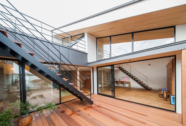 アウトドアリビングの家 modern-patio