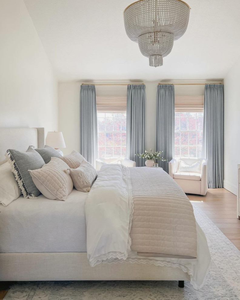 Example of a minimalist bedroom design in Richmond