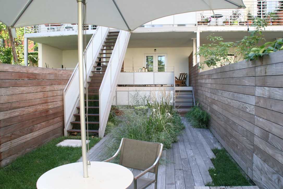 Narrow Townhouse Garden