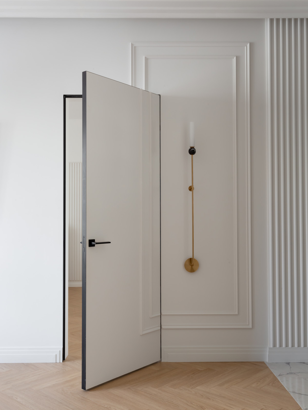 Графичный "Черно-белый" интерьер для студентки архитектурного ВУЗа