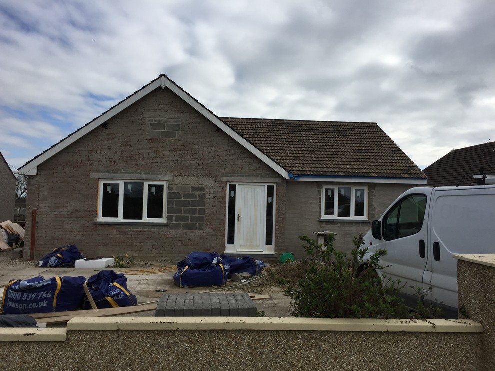 What colour to paint my bungalow and windows? Houzz UK