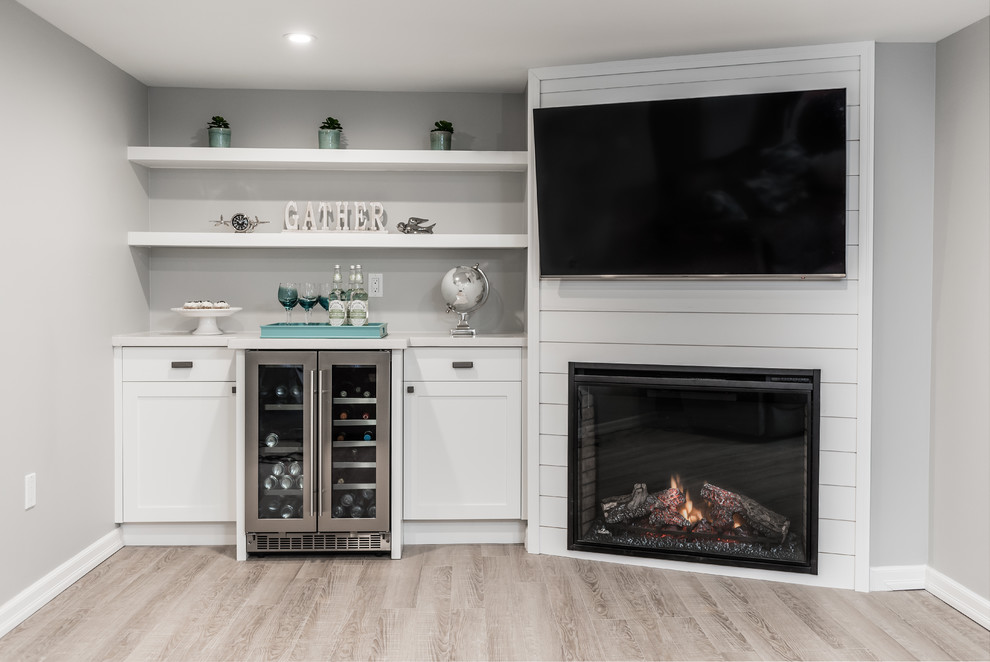 Basement - transitional basement idea in Toronto