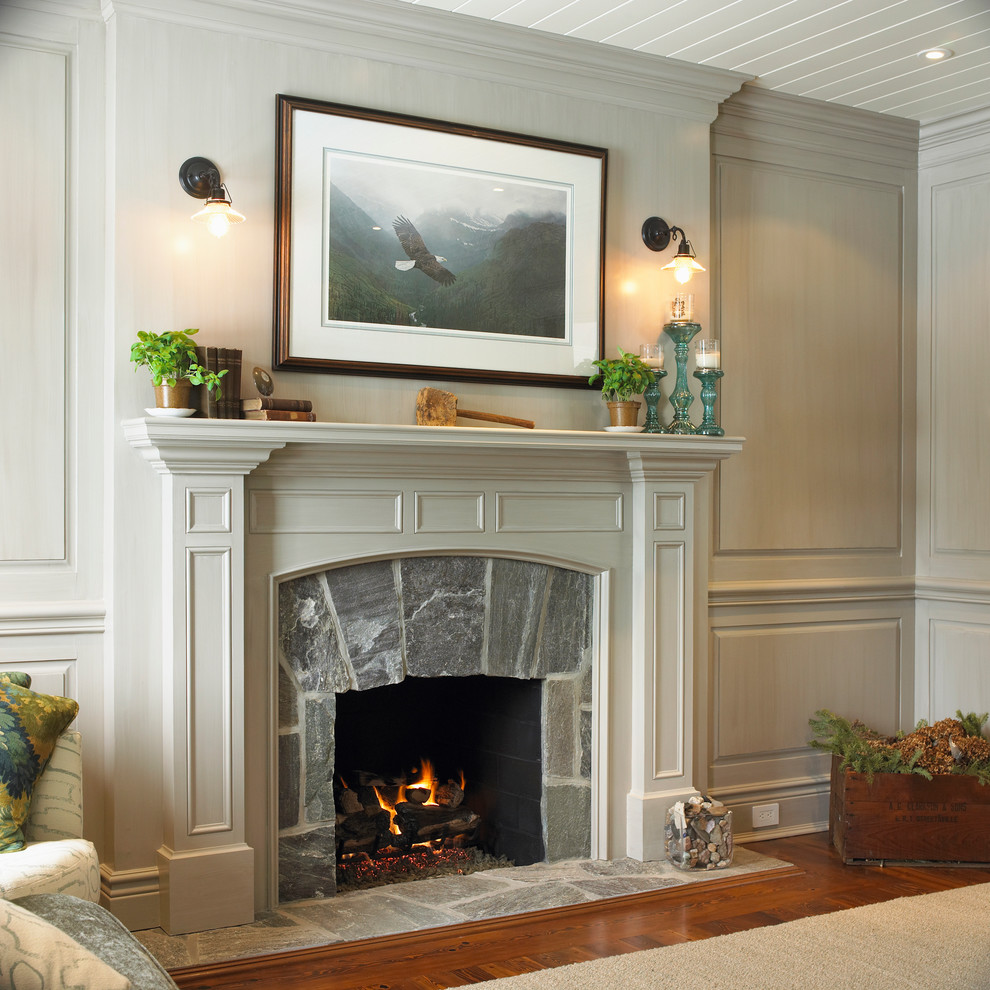 Inspiration for a traditional family room in Toronto.