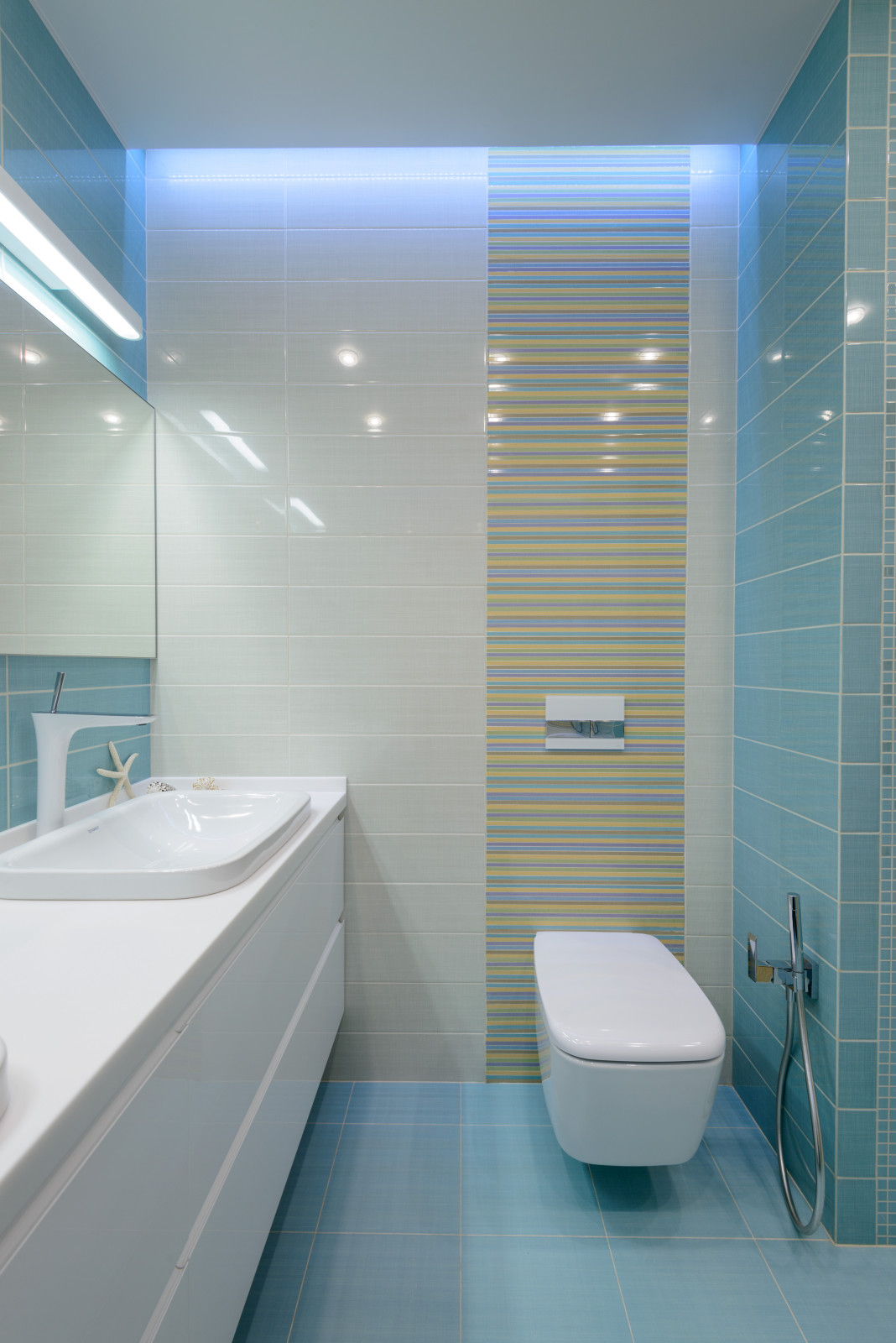 Любовь к белому цвету.