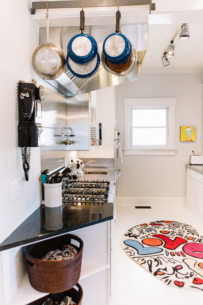 Inspiration for a transitional home design remodel in Nashville