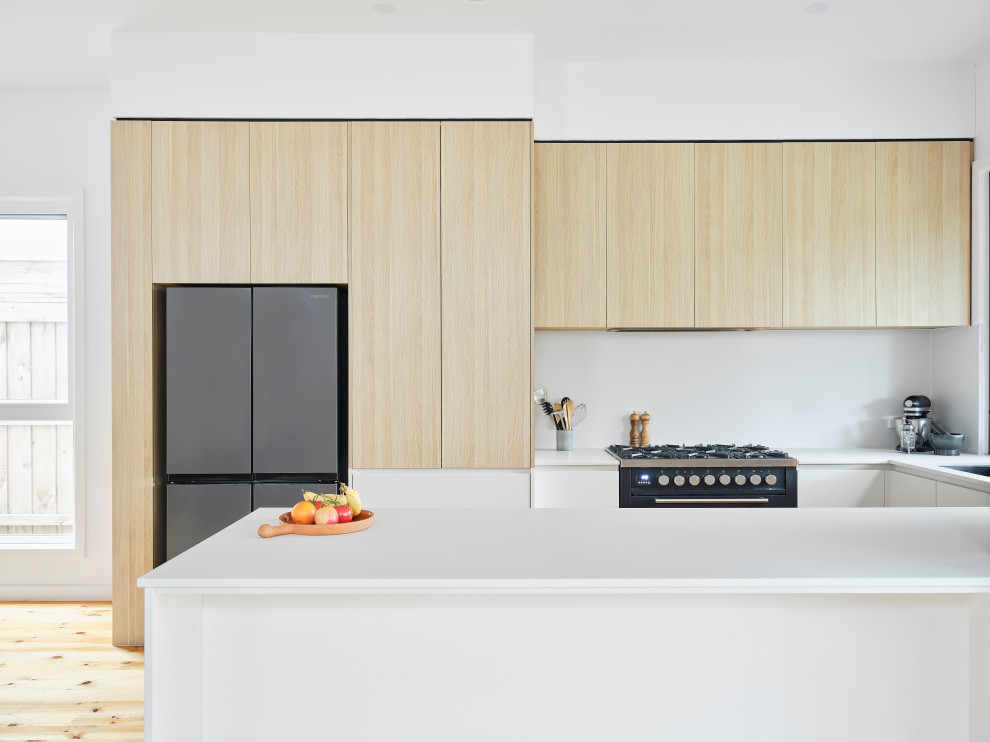 Design ideas for a contemporary kitchen in Melbourne.