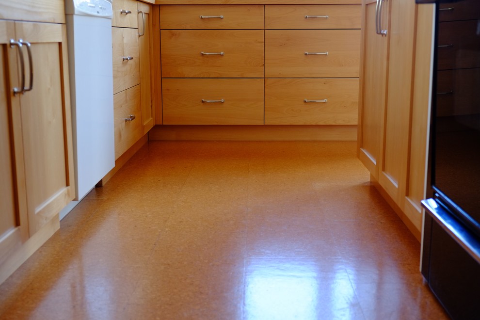 Transitional kitchen photo in Calgary