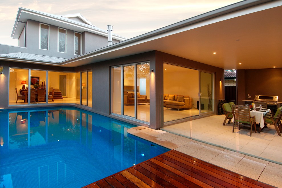 Photo of a contemporary pool in Adelaide.
