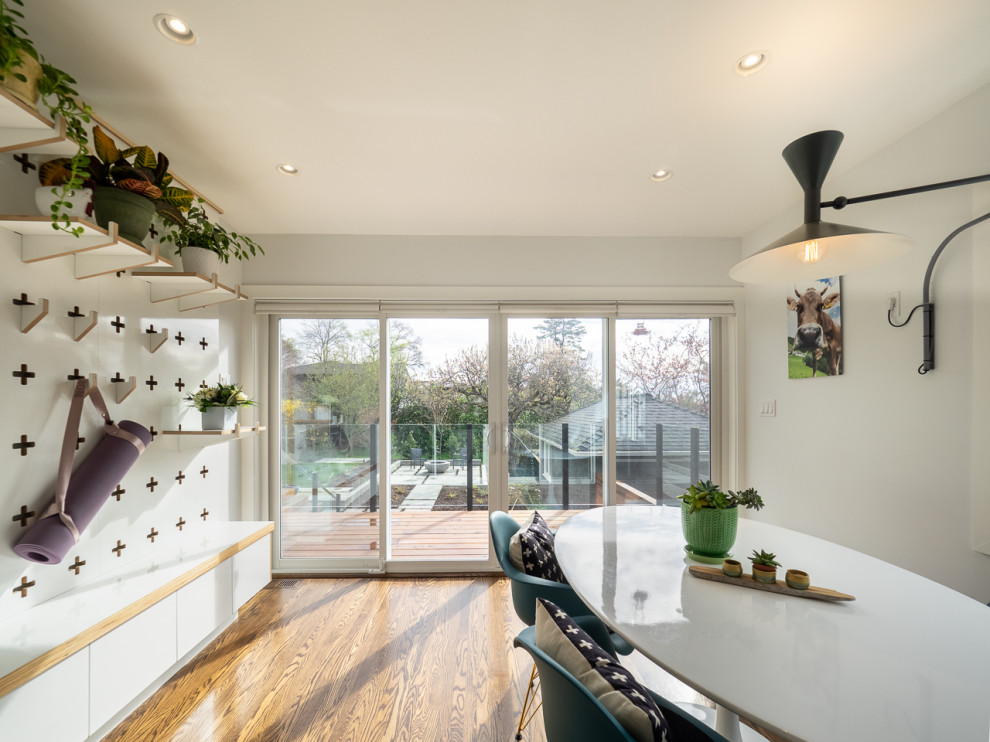 Entryway - transitional entryway idea in Vancouver