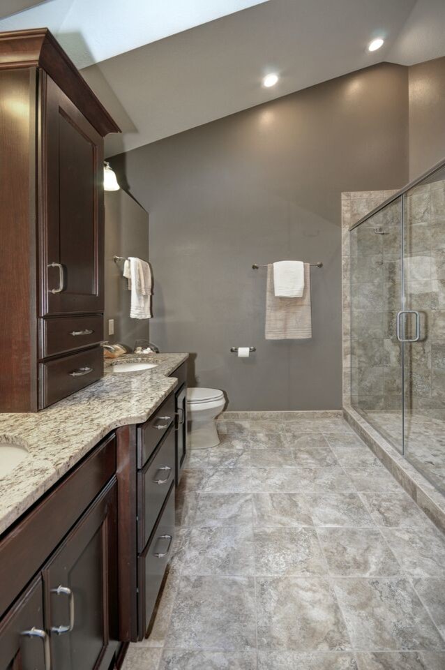 Inspiration for a transitional bathroom in Milwaukee.