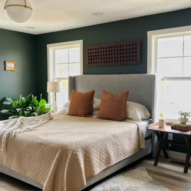 Buttonwood Split Level mid-century-schlafzimmer