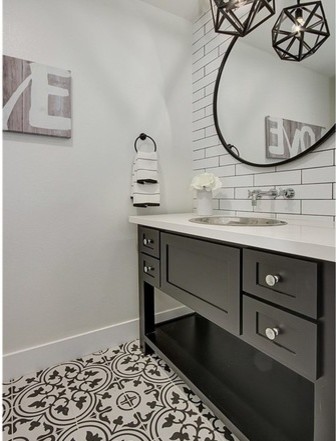 Transitional home design photo in Orange County