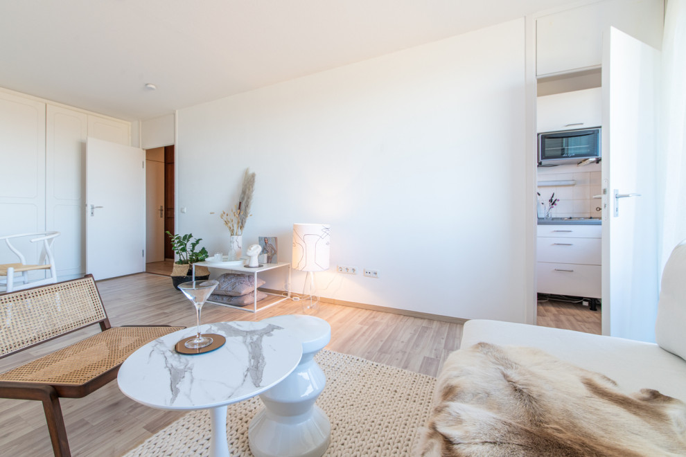 This is an example of a small scandi enclosed games room in Munich.