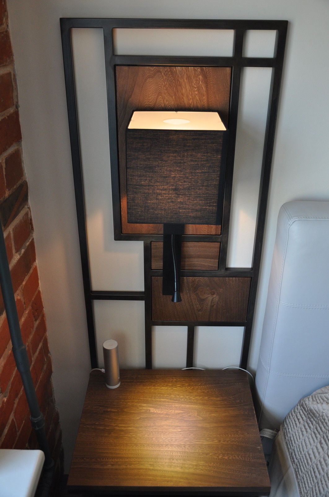 Тумбы прикроватные