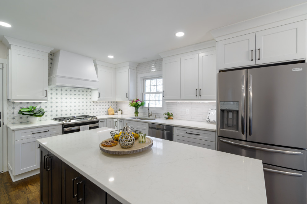 Transitional home design photo in Atlanta
