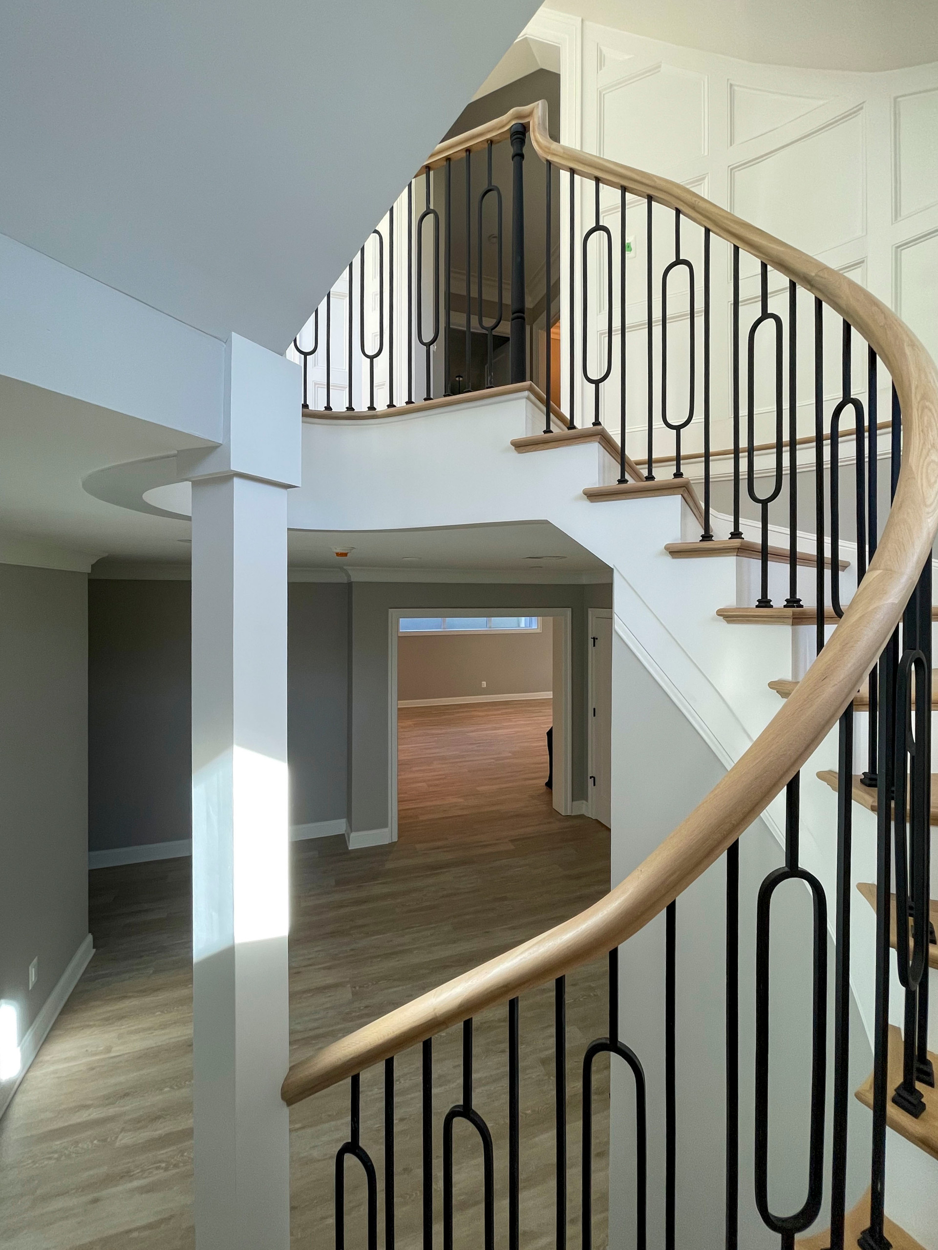 95_Remarkable and elegant floating elliptical staircase, McLean, VA 22101