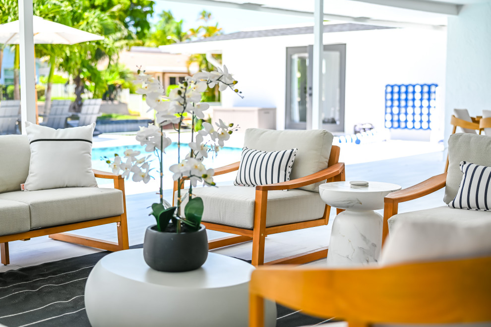 Modern Waterfront Luxury