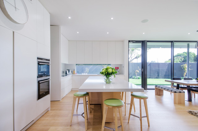 Bayview Modern Kitchen Melbourne By Jane Howell