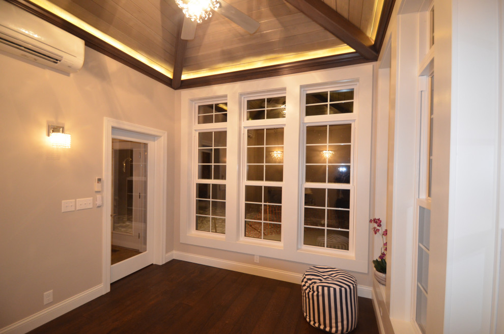 Home design - transitional home design idea