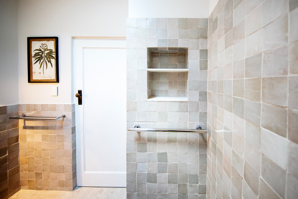 Inspiration for a mediterranean bathroom in Sydney.