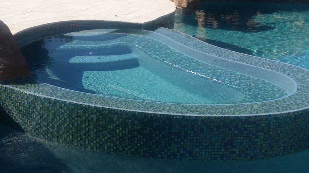 Example of a transitional pool design in Phoenix