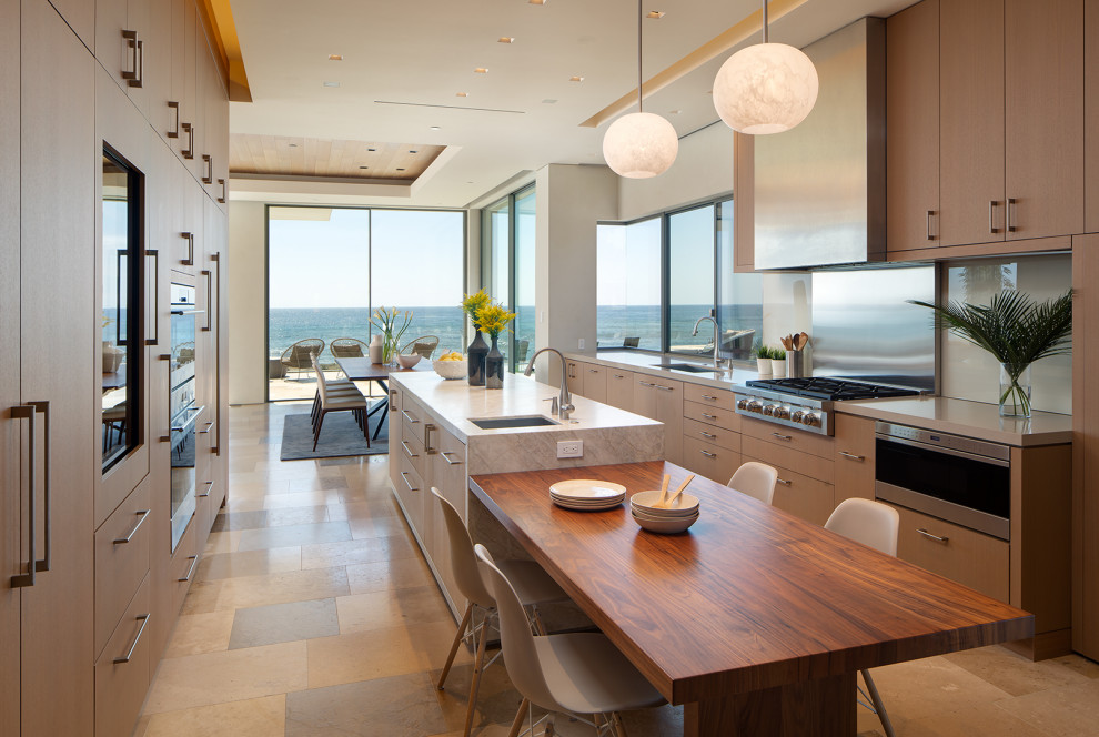 Inspiration for a contemporary kitchen in San Diego.