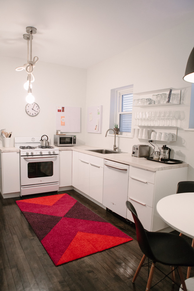 Inspiration for a transitional kitchen remodel in Chicago