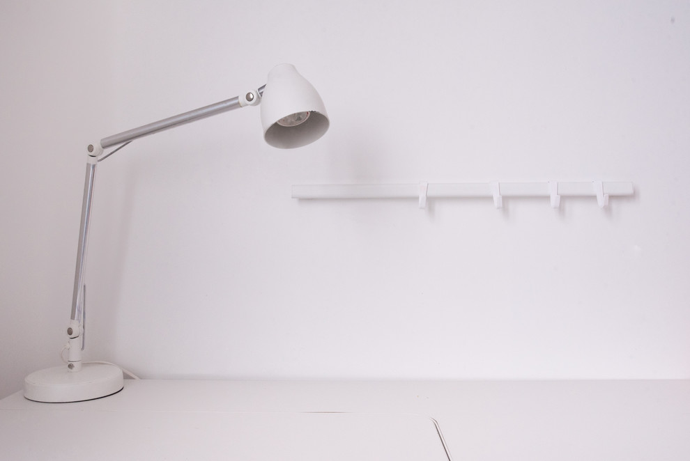 Перепланировка квартиры с радиальной фасадной стеной, авторская мозаика.