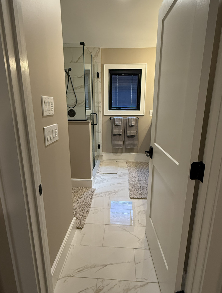 Luxurious Full Bath with Standing Shower