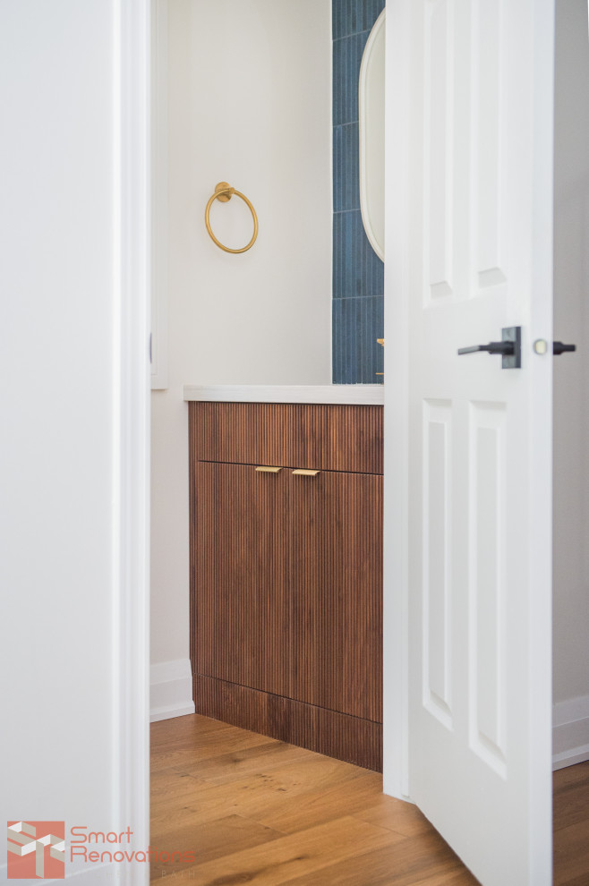 Inspiration for a transitional home design remodel in Toronto