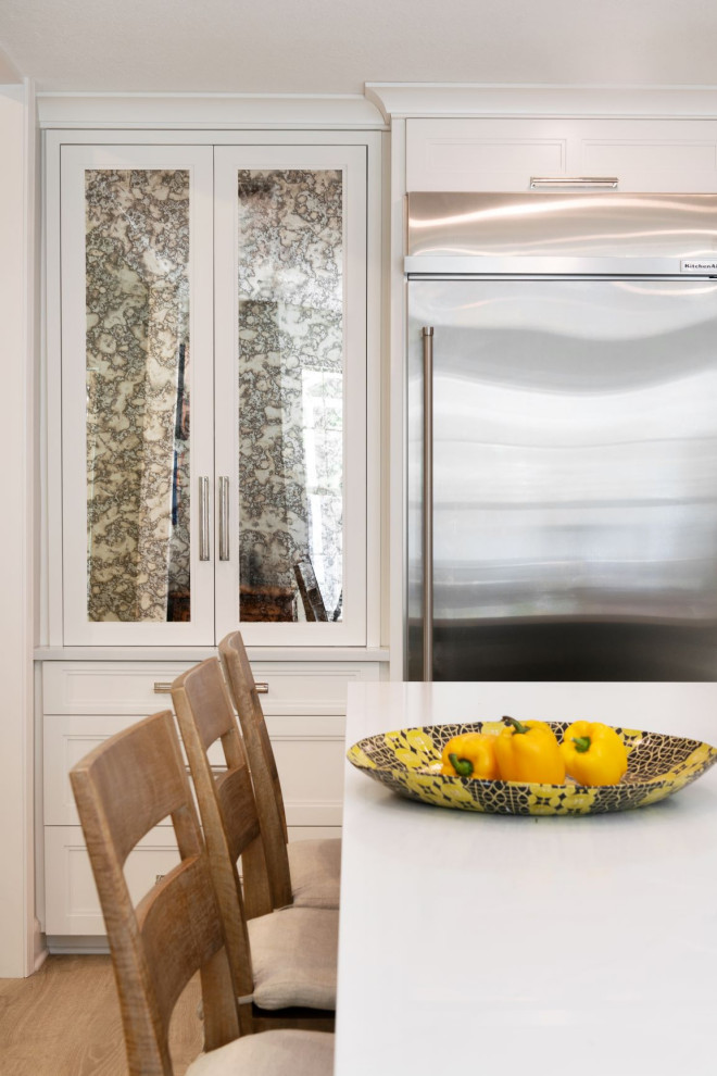 Inspiration for a transitional home design remodel in Jacksonville