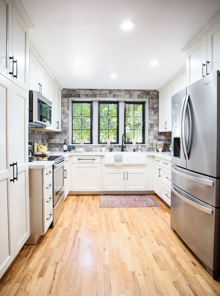 Transitional kitchen photo in Phoenix