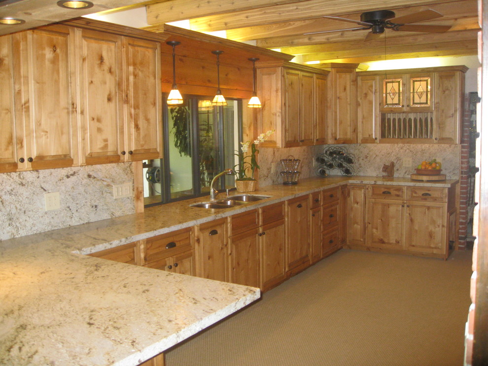 Transitional kitchen photo in Miami