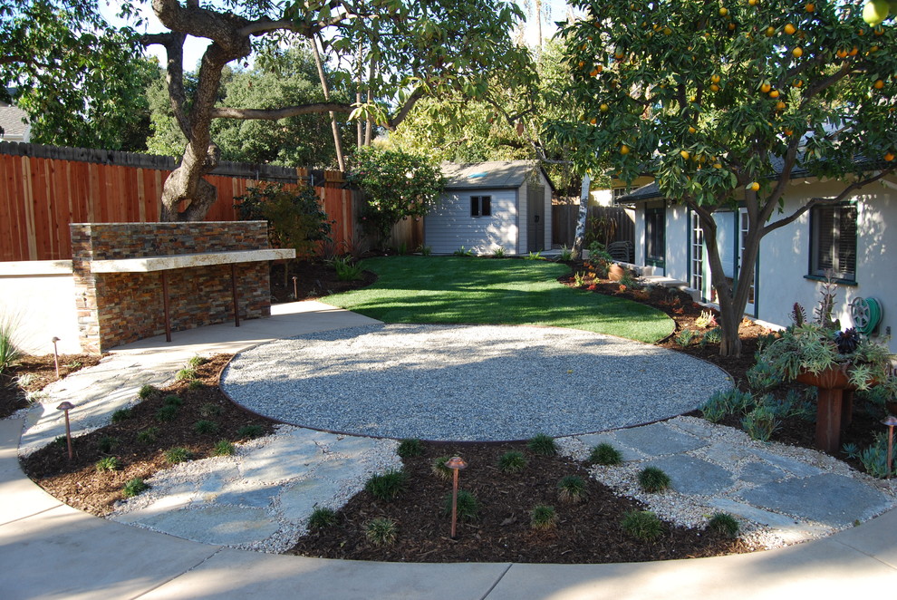 This is an example of a country garden in Los Angeles.