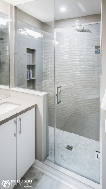Rianda contemporary-bathroom