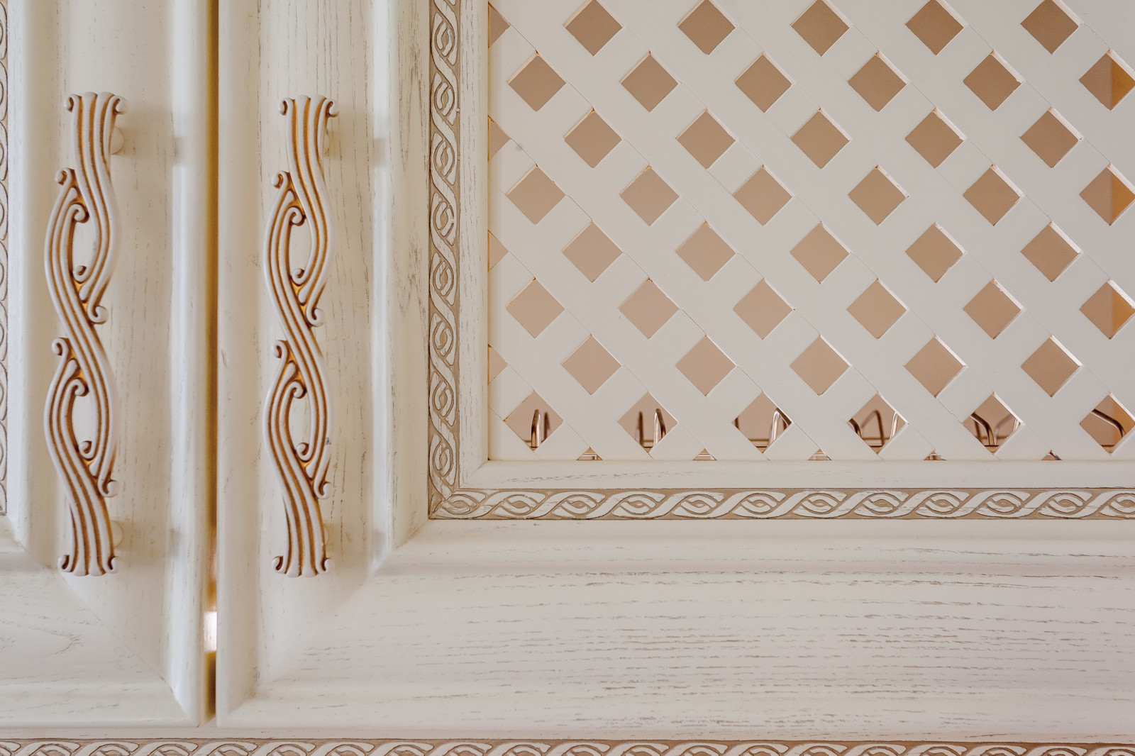 Кухня с порталом в частный дом г. Краснодар и массива ясеня