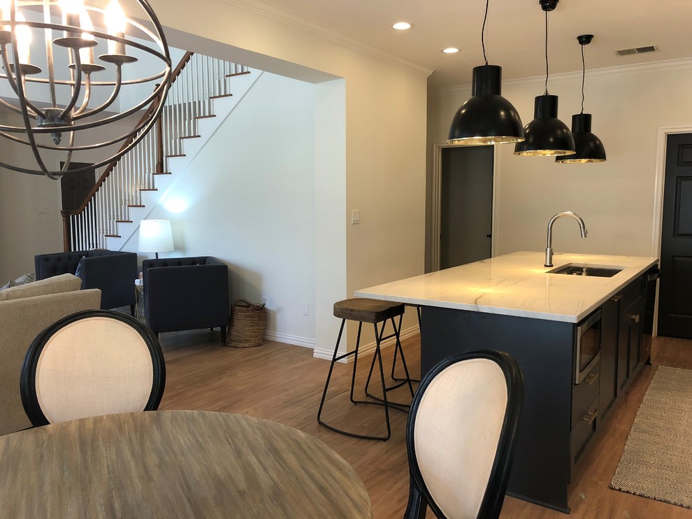Example of a transitional kitchen design in Austin