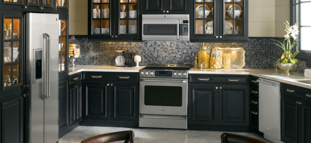 Example of a transitional kitchen design in Indianapolis