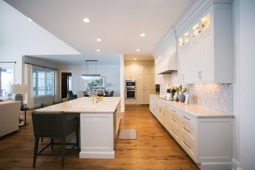 Kitchen - transitional kitchen idea in Indianapolis